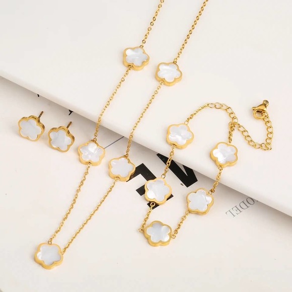 New Stainless Steel White and Color Gold Flowers 3 set - Picture 1 of 2